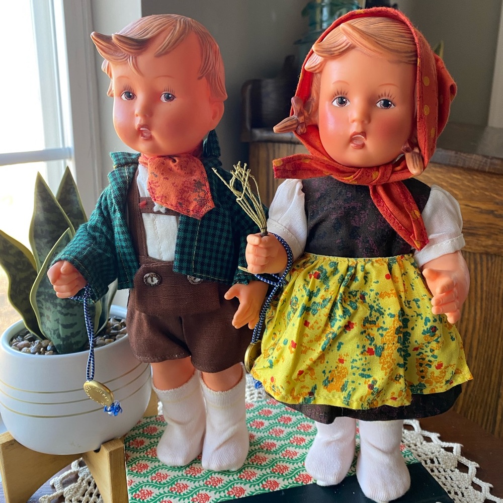 Goebel Hummel, Hansel and Gretal German Dolls in Green and Yellow Outfits EUC